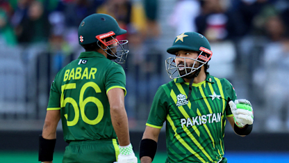 Pakistan's Muhammad Rizwan (R) talks to Babar Azam between the over during the ICC men's Twenty20 World Cup 2022 cricket match between Pakistan and Netherlands 1920x1080