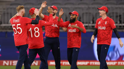 Adil Rashid runs with the flight of the ball to take a ripping catch and dismiss Najibullah Zadran | T20WC 2022