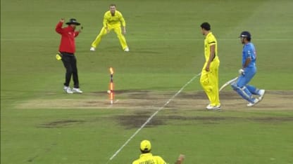 Glenn Maxwell's brilliant run out of MS Dhoni at CWC15