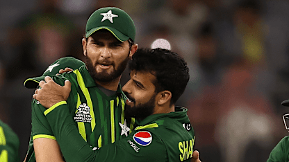 Shaheen Afridi and Shadab Khan of Pakistan celebrate the wicket of Milton Shumba of Zimbabwe during the ICC Men's T20 World Cup match between Pakistan and Zimbabwe 1920x1080