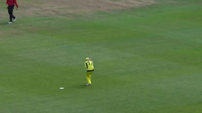 WICKET: Captain gets captain as Heather Knight departs off Meg Lanning's catch