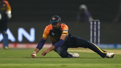 Dasun Shanaka takes sensational one-handed catch