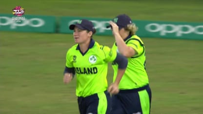 NZ v IRE: Guard of honour for Ciara Metcalfe and Clare Shillington