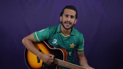 Pakistan star Hasan Ali belts out 'Dil Dil Pakistan' | T20 World Cup