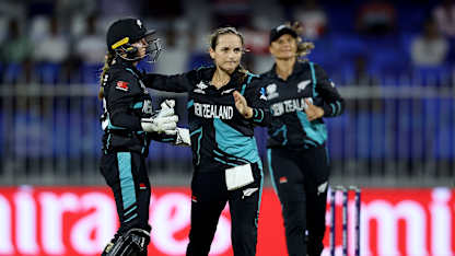 Melie Kerr turns the game around with quick wickets | WT20WC 2024