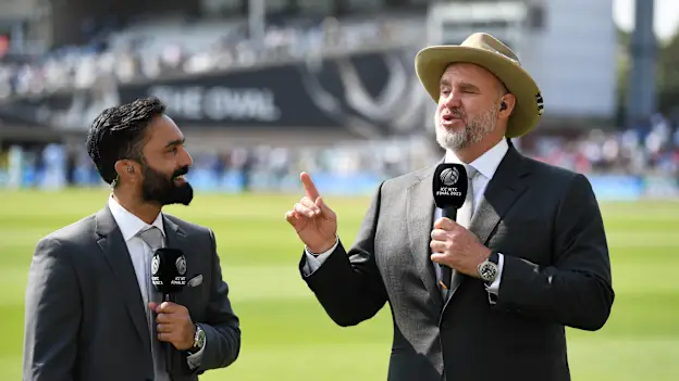 Dinesh Karthik Matthew Hayden commentators