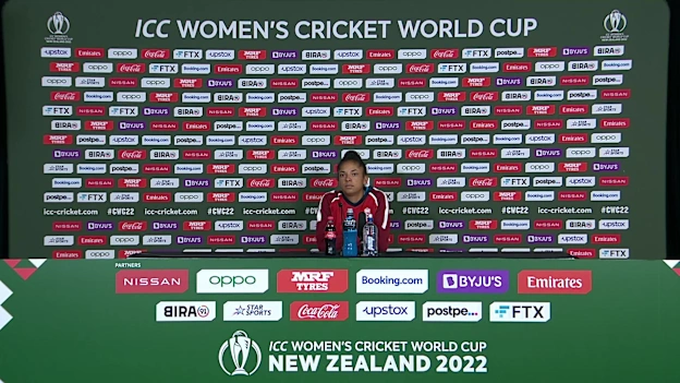 Pre-Match-England-Sophia-Dunkley-23-03-2022_Moment