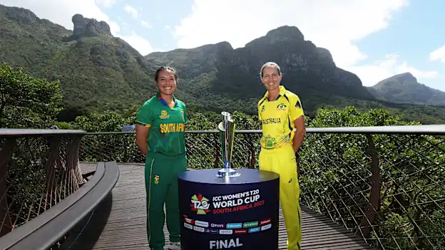 ICC Women’s T20 World Cup finalist captains, Suné Luus from South Africa (left) and Meg Lanning from Australia (right) pose with the trophy at Kirstenbosch Gardens in Cape Town ahead of the Final at Newlands on Sunday, 26 February.