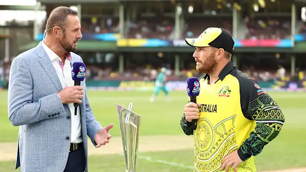 Simon Doull and Aaron Finch