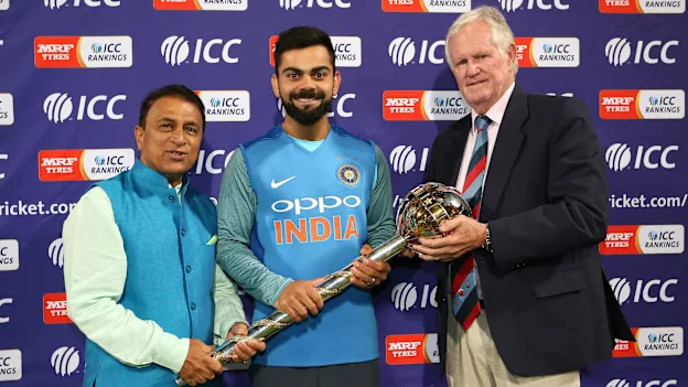 Sunil Gavaskar and Graeme Pollock present Indian captain Virat Kohli the ICC Test Mace