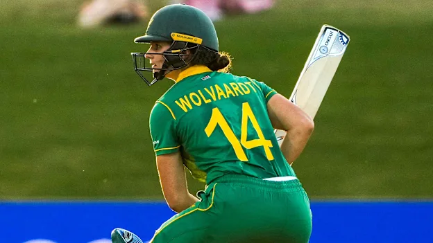 Laura Wolvaardt batting