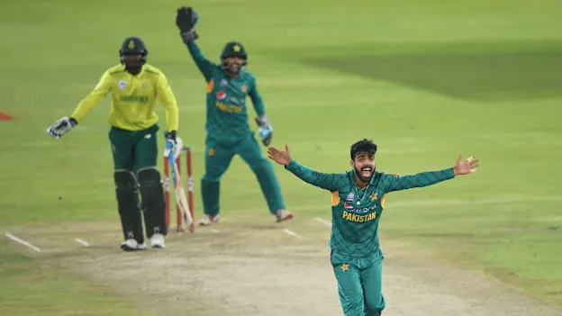 Shadab Khan appeals for a wicket