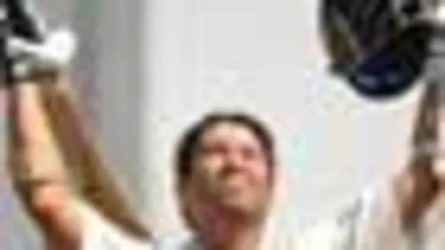 13752 tendulkar thumb oct12