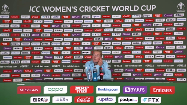 England-Sophie-Ecclestone-01-04-2022_Moment