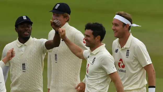 England players celebrate a breakthrough