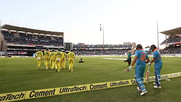 Ind Aus