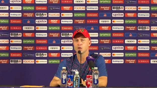 Jonathan-Trott-03-11-23