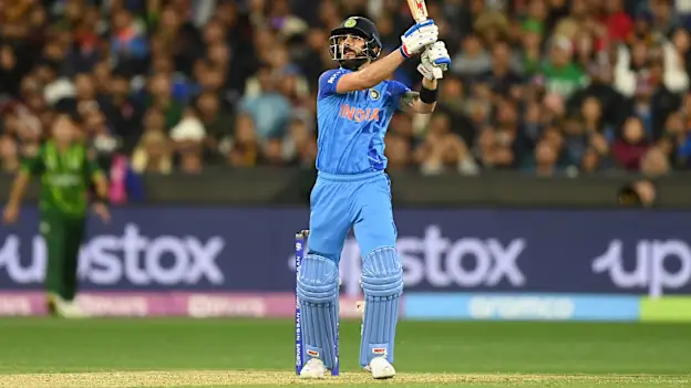 Kohli-six-v-Pakistan