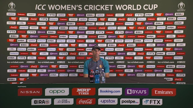 Pre-Match-Pakistan-coach-David-Hemp-10-03-2022_Moment