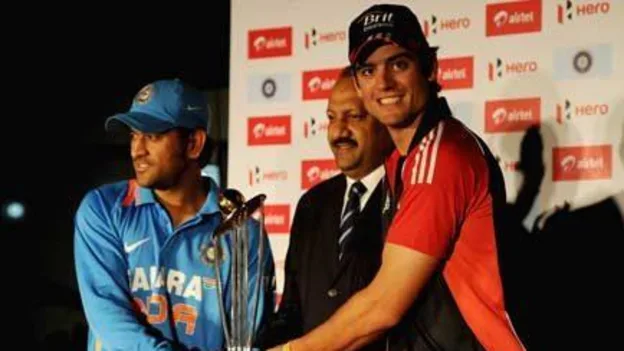 26766 alastair cook_ms dhoni oct13 2011