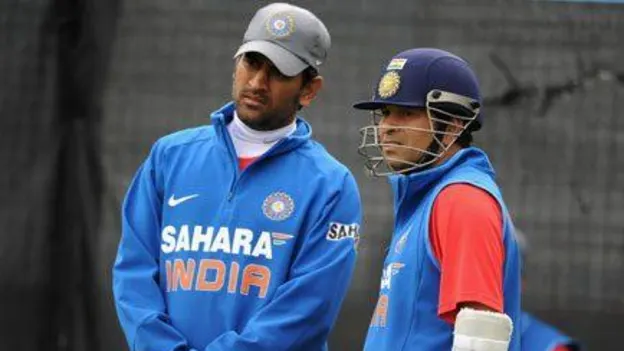 25383 sachin-dhoni sep03 2011