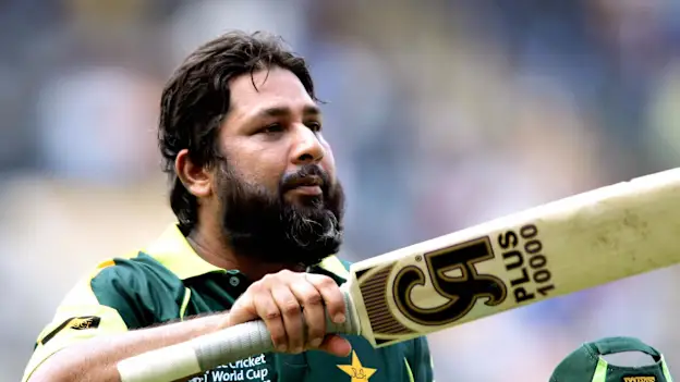 65263 Pakistani cricketer Inzamam-ul-Haq, who