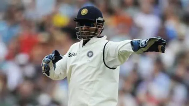 25776 dhoni sep13 2011
