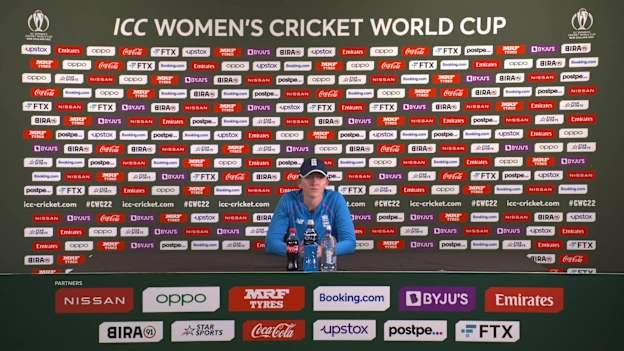 Pre-Match-England-Kate-Cross-13-03-2022_Moment