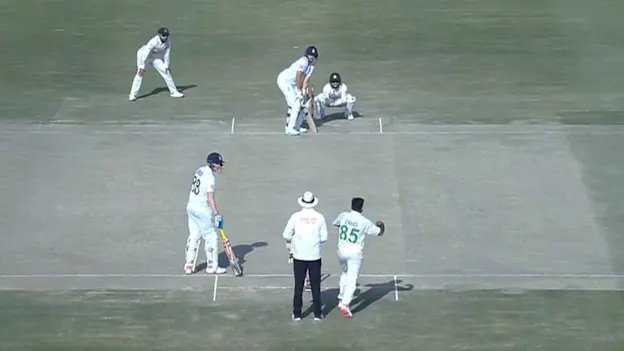 joe-root-bats-lefty