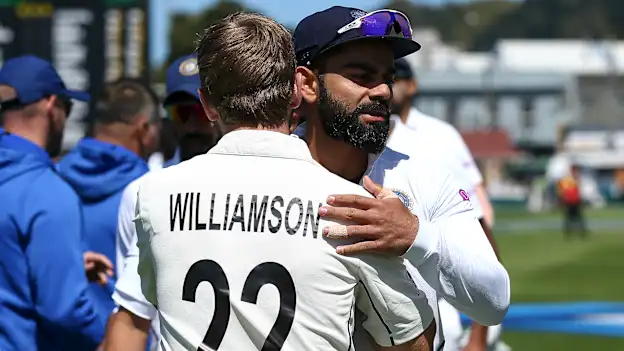 Kane Williamson and Virat Kohli shake hands