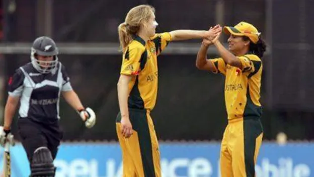 40664 Lisa Sthalekar and Ellyse Perry