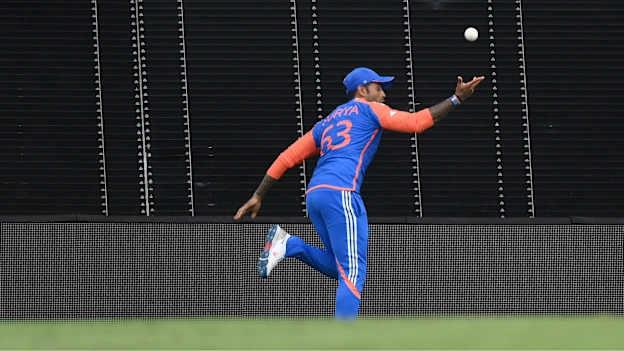 Suryakumar Yadav takes a brilliant boundary catch