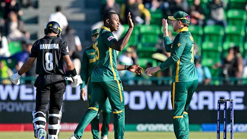 South Africa take crucial wickets | SA v NZ