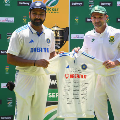 Elgar presented with a special autographed jersey from India players