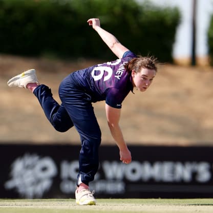 Hannah Rainey of Scotland bowls out Chanida Sutthiruang of Thailand