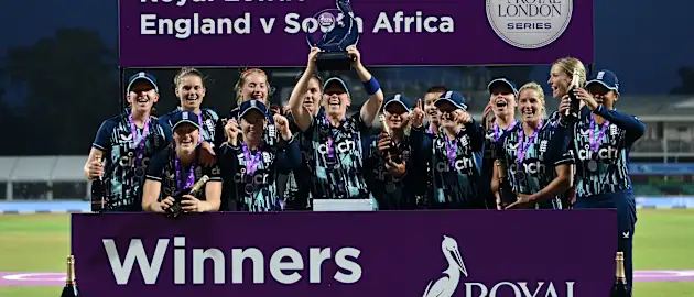 England-women-win