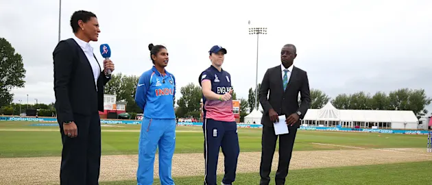 Mithali Raj and Heather Knight