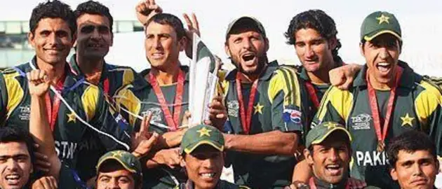 9054 younisKhanandShahidafridi_434