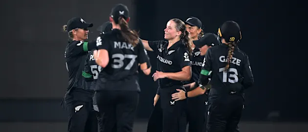 Early wickets give New Zealand the edge | Powerplay Highlights | CWC25
