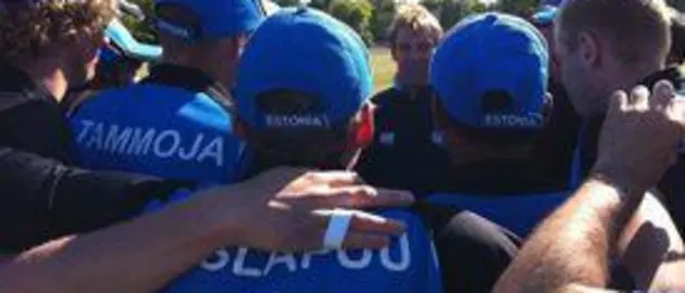 35033 Shane Warne and the Estonian team