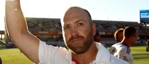 44137 Matt Prior walks off after securing a draw