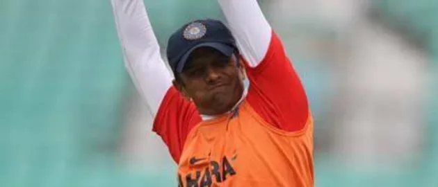 24906 dravid aug18 2011