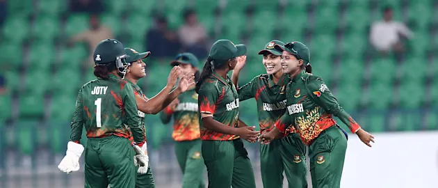 Ailsa Lister run out (Marufa Akter-†Nigar Sultana) b