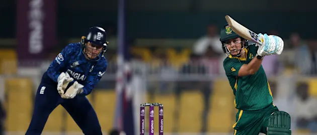 Marizanne Kapp's rolls out slog-sweep for six | CWC25