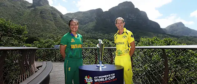 ICC Women’s T20 World Cup finalist captains, Suné Luus from South Africa (left) and Meg Lanning from Australia (right) pose with the trophy at Kirstenbosch Gardens in Cape Town ahead of the Final at Newlands on Sunday, 26 February.