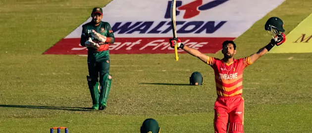 Raza celebrates a second consecutive century against Bangladesh
