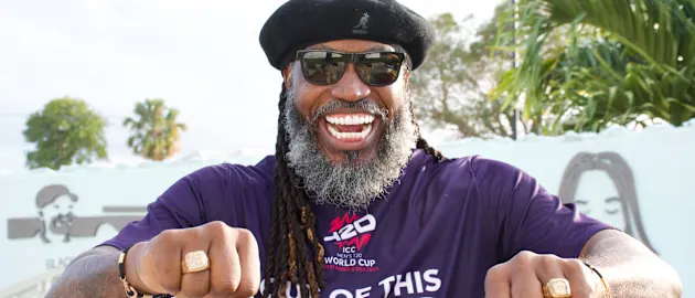 Universe Boss shows off his 2 WC rings at 100 DTG celebration in Bds