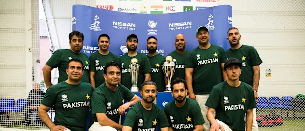 Rizwan Siddiqui (top row, second from right) and Pakistan team