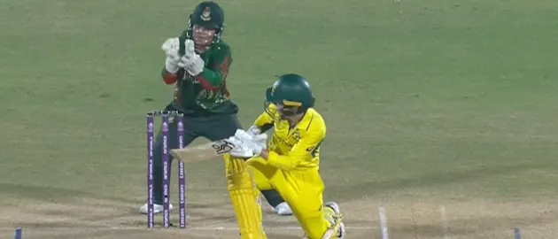 Litchfield's perfect scoop to bring up the fifty partnership | CWC25