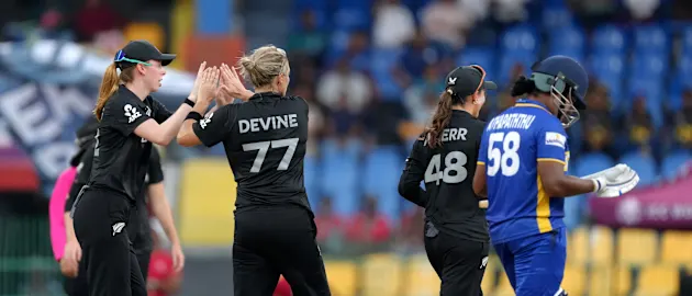 Devine removes Athapaththu | CWC25